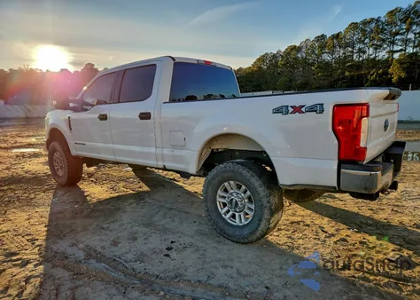 2018 Ford F250 Super Duty из США, поврежденный, VIN 1FT7W2BT1JEC44115